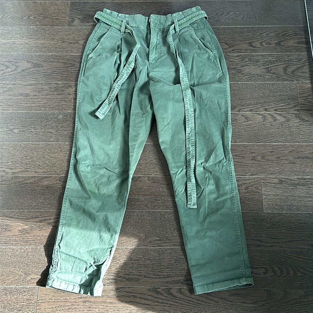 GAP women’s belted pants